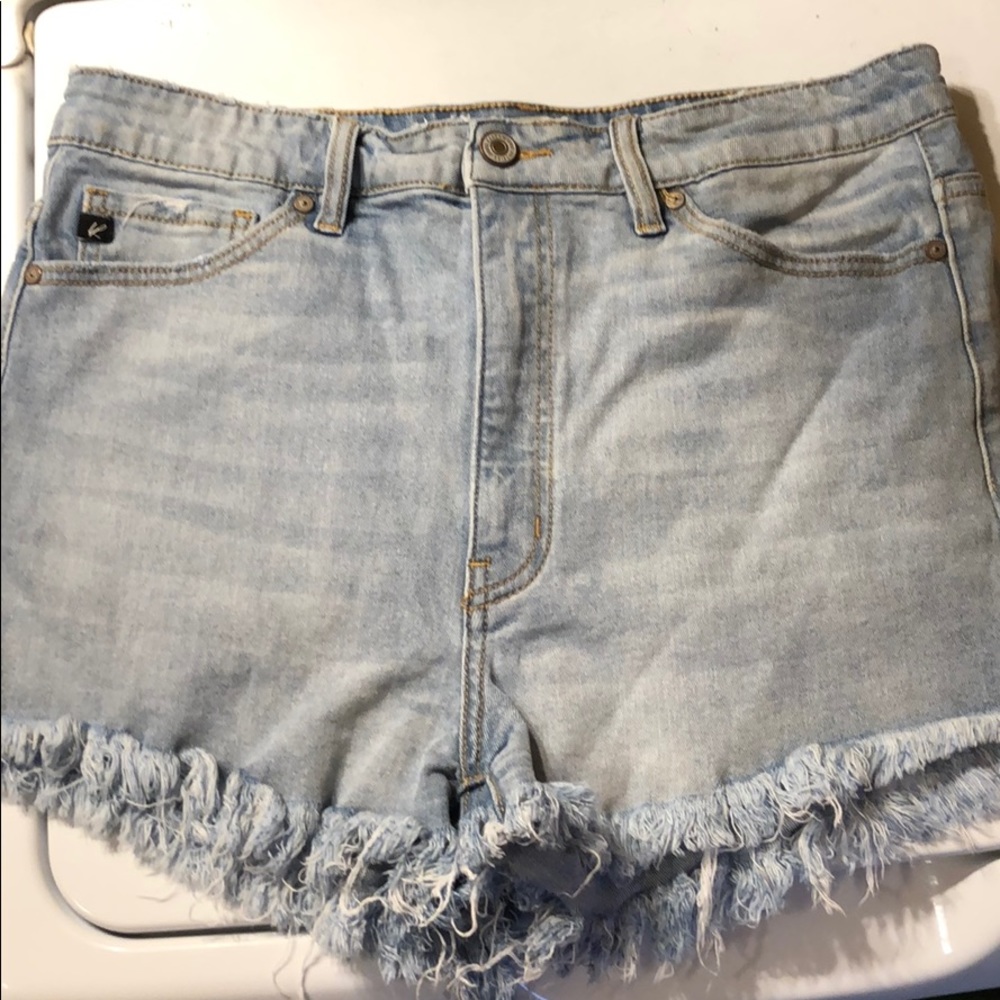 Frayed hem shorts